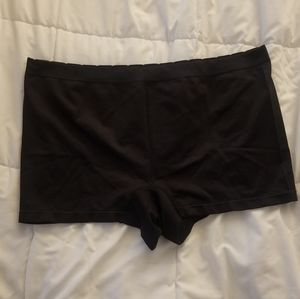 Seamless Boyshorts style underwear.
